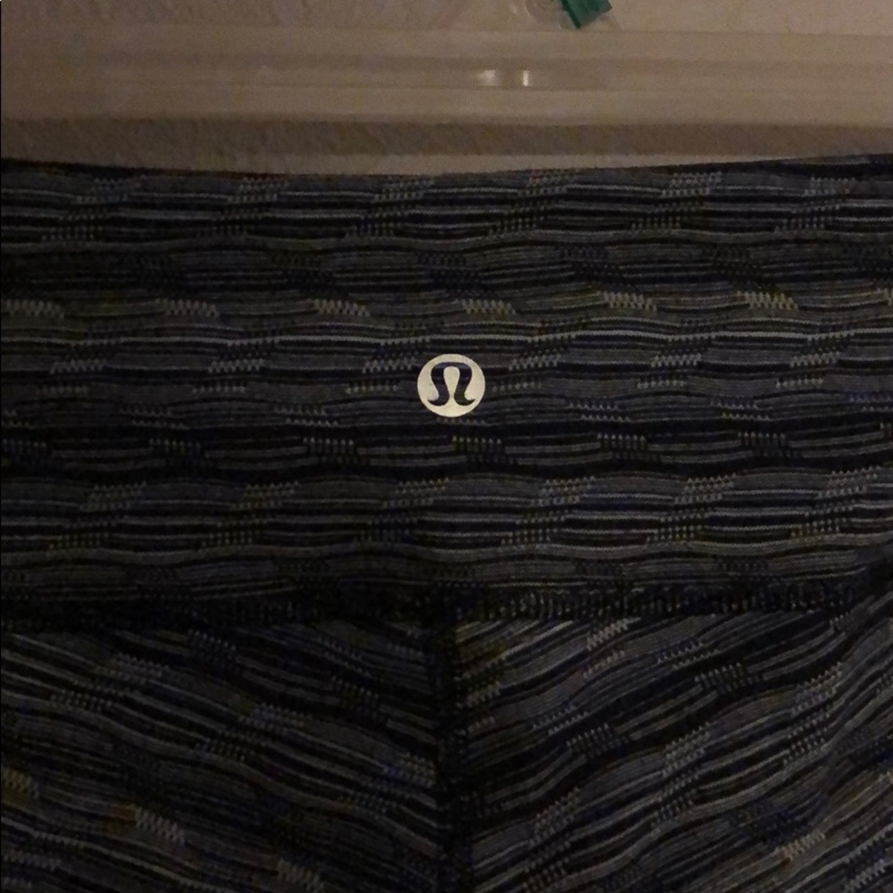 Lulu lemon leggings - Picture 3 of 3